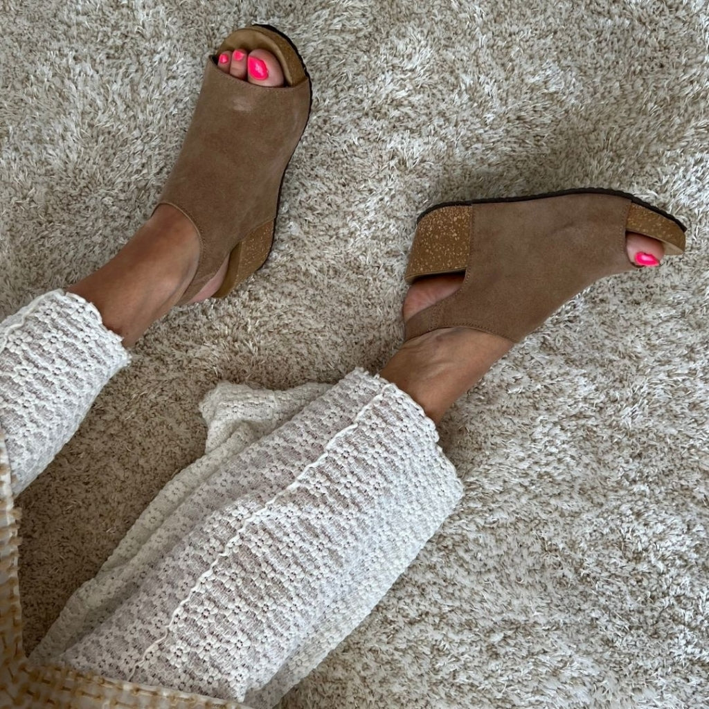 COPENHAGEN SHOES NEW COACHELLA SUEDE Keilsandalen 0002 BEIGE