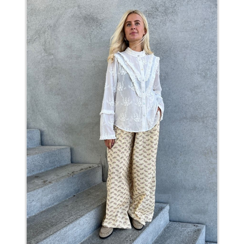 STORIES FROM THE ATELIER by COPENHAGENSHOES SHE IS LIKE THE WIND SHIRT 0061 WHITE