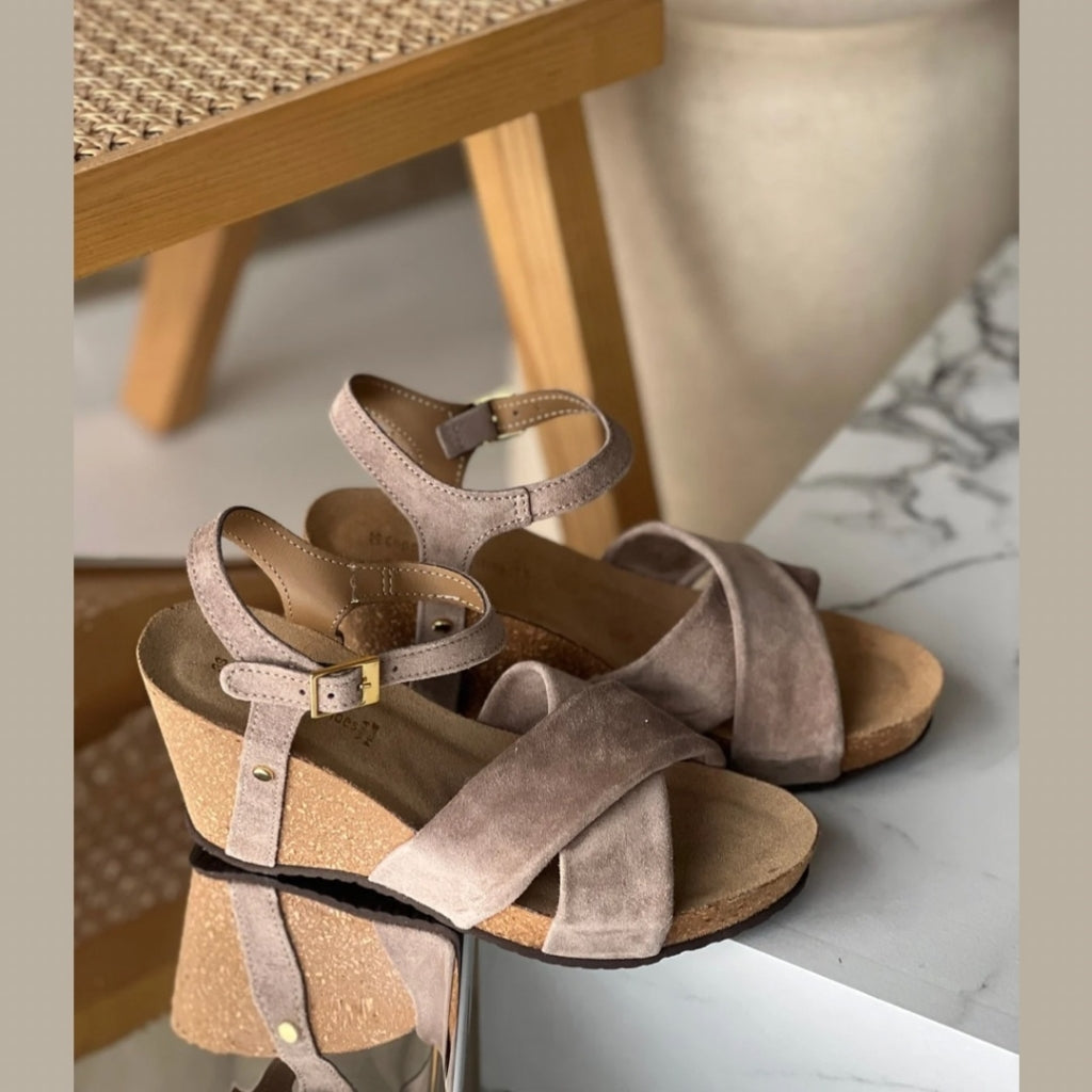 COPENHAGEN SHOES SUMMER VIBES Keilsandalen 0002 BEIGE