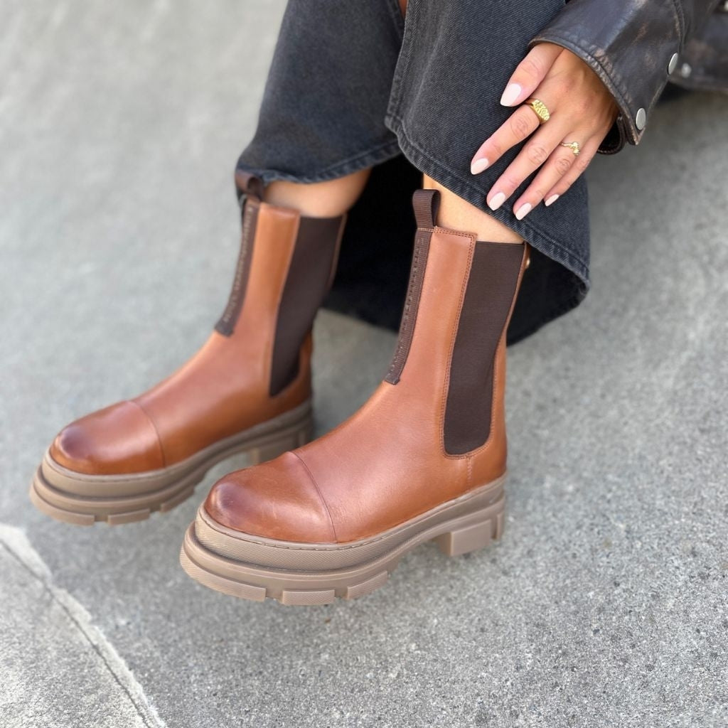COPENHAGEN SHOES YOU AND ME MID Stiefel 0241 COGNAC