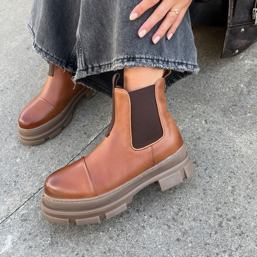 COPENHAGEN SHOES YOU AND ME LOW Stiefel 0241 COGNAC