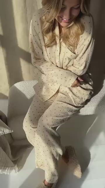 STORIES FROM THE ATELIER by COPENHAGENSHOES PAJAMAS PANTS 2 PANTS 01 BEIGE SMALL FLOWER
